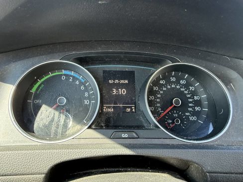 Used 2015 Volkswagen e-Golf SEL Premium image 20