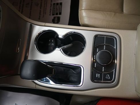 Used 2017 Jeep Grand Cherokee Limited AWD/4WD image 17