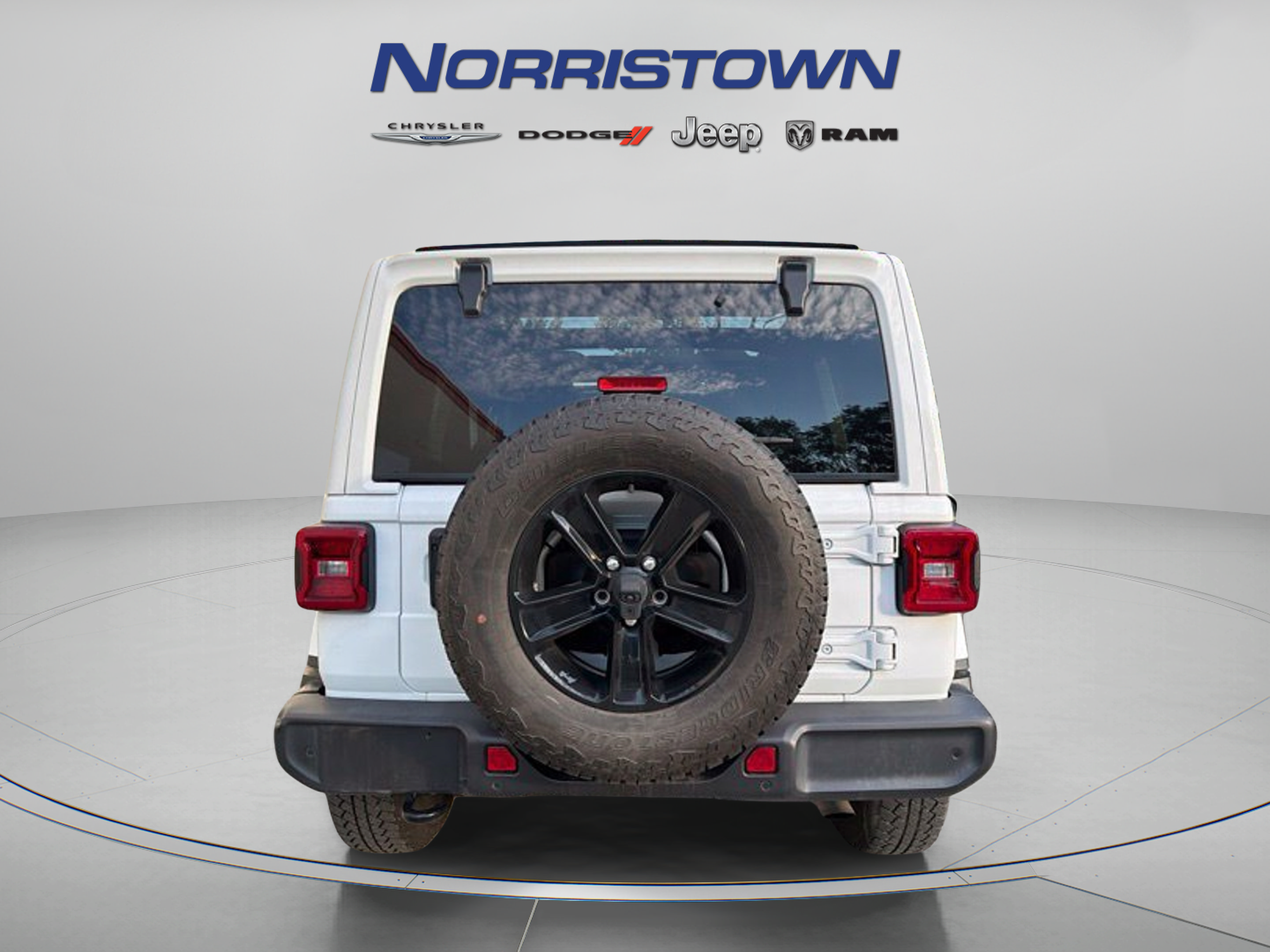 Used 2021 Jeep Wrangler Unlimited Sahara AWD/4WD image 6
