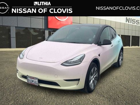 Used 2023 Tesla Model Y Long Range image 1