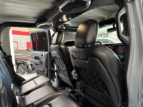 Used 2021 Jeep Gladiator Rubicon w/ Dual Top Group image 23