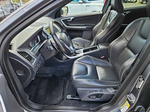 Used 2016 Volvo XC60 T6 R-Design Platinum w/ Climate Package AWD/4WD image 17