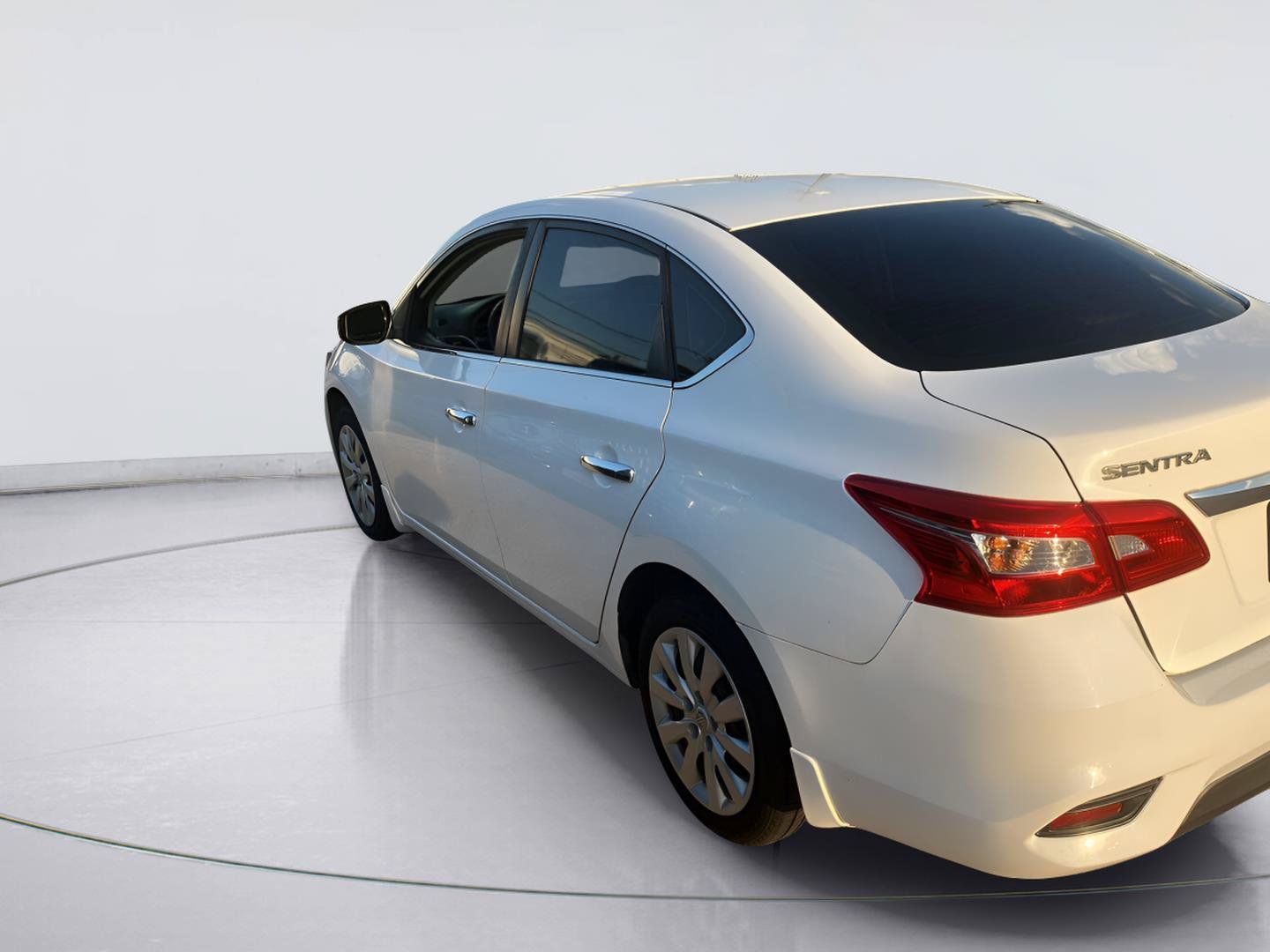 Used 2017 Nissan Sentra S FWD image 5
