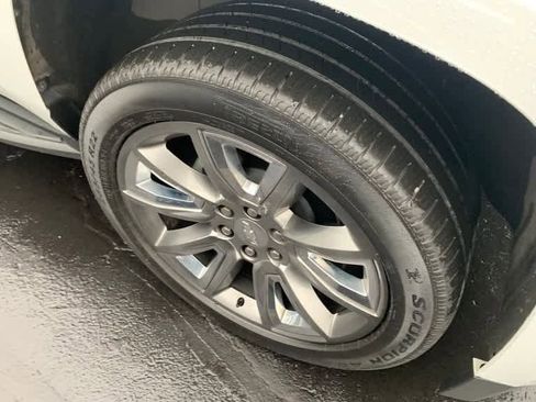 Used 2018 Chevrolet Tahoe LS w/ All-Season Package AWD/4WD image 8