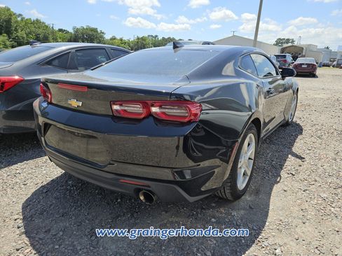 Used 2023 Chevrolet Camaro LT RWD image 7