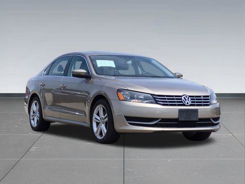 Used 2015 Volkswagen Passat TDI SE FWD image 8