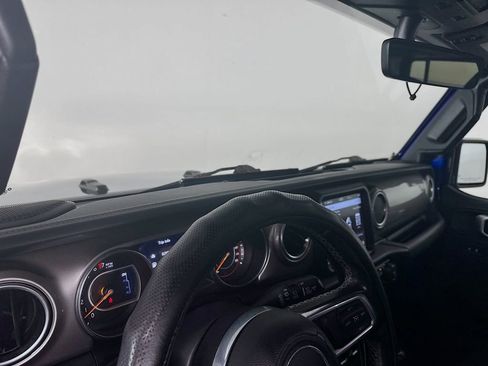 Used 2020 Jeep Wrangler Unlimited Sahara w/ Uconnect 4C Nav & Sound Group AWD/4WD image 9