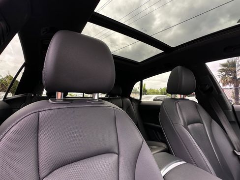 Used 2019 Audi Q8 Premium Plus w/ Premium Plus AWD/4WD image 39