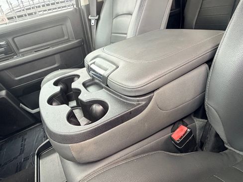 Used 2019 RAM 1500 Tradesman w/ Chrome Appearance Group RWD image 34