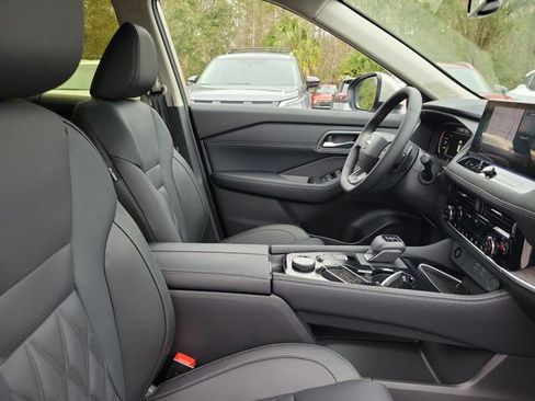 Used 2026 Nissan Rogue Platinum w/ Platinum Premium Package image 32