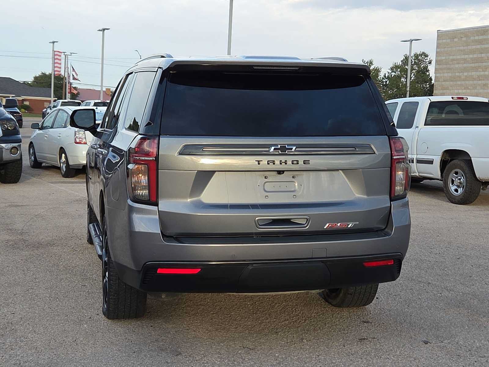 Used 2021 Chevrolet Tahoe RST w/ Luxury Package AWD/4WD image 7