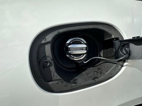 Used 2025 Porsche Macan Turbo image 41