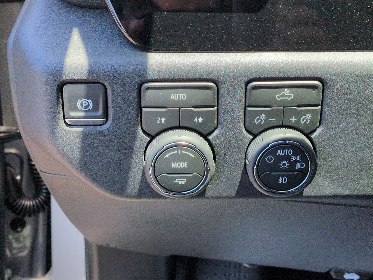 New 2026 Chevrolet Silverado 1500 RST w/ LPO, Dark Essentials Package AWD/4WD image 18
