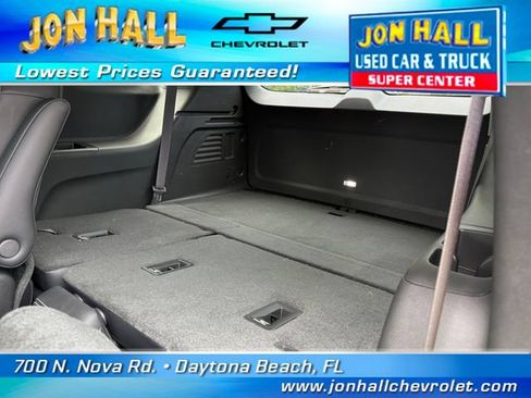 Used 2026 Chevrolet Traverse LT w/ Driver Confidence Package FWD image 19