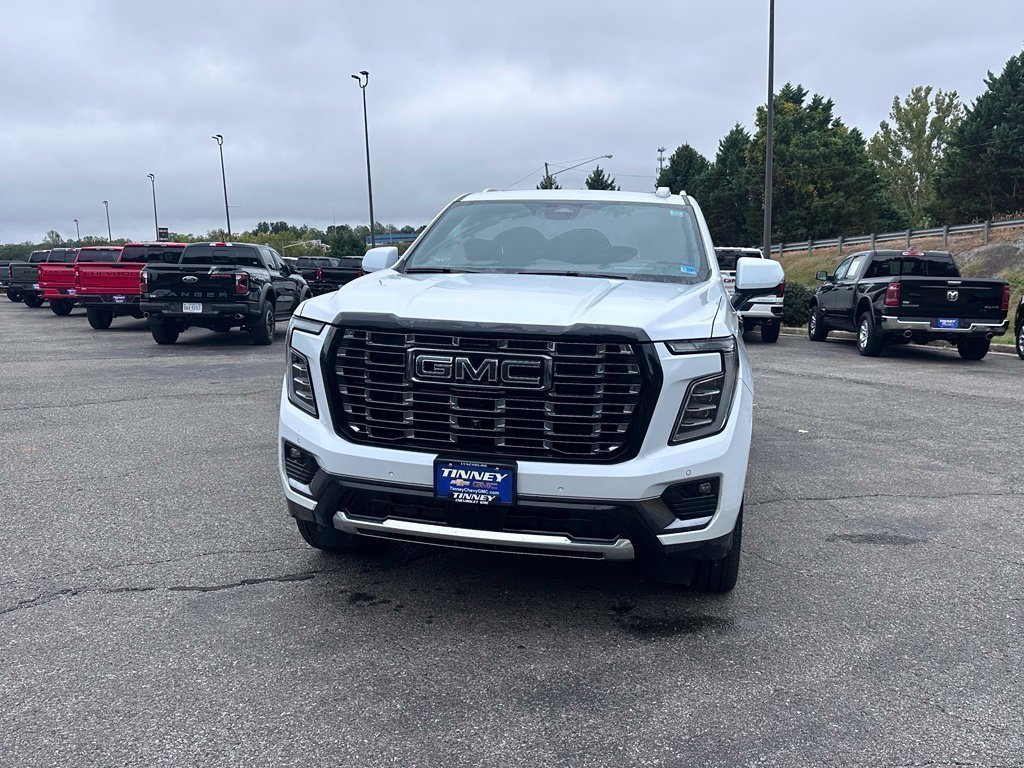 Used 2026 GMC Yukon XL Denali Ultimate w/ LPO, Illumination Package AWD/4WD image 2