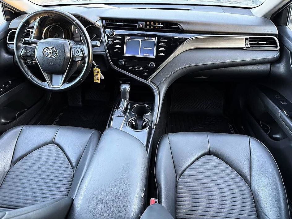 Used 2019 Toyota Camry SE FWD image 18