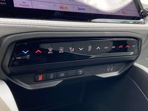 New 2026 Jeep Cherokee Laredo AWD/4WD image 22
