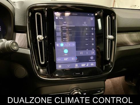 Used 2023 Volvo XC40 Recharge Plus AWD/4WD image 26