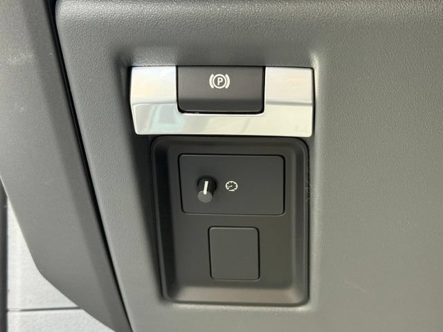 New 2026 Land Rover Defender 130 V8 AWD/4WD image 38
