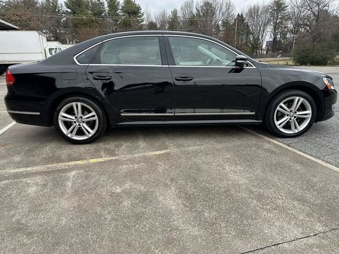 Used 2015 Volkswagen Passat 1.8T SEL Premium FWD image 8