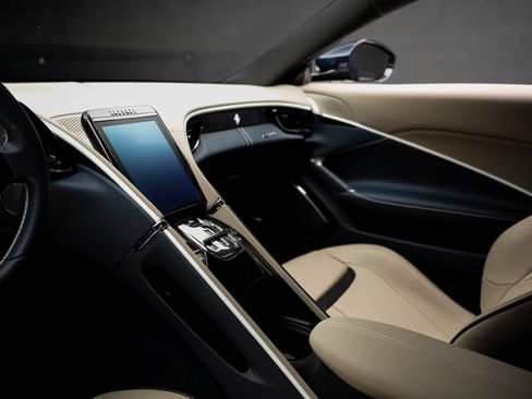 Used 2023 Ferrari Roma RWD image 43