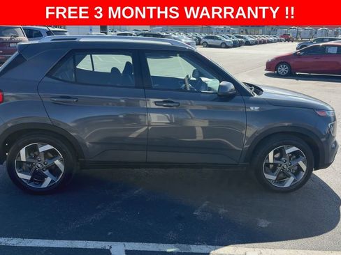 Used 2023 Hyundai Venue SEL image 9