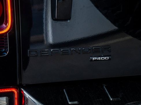 Used 2022 Land Rover Defender 110 X-Dynamic SE image 29