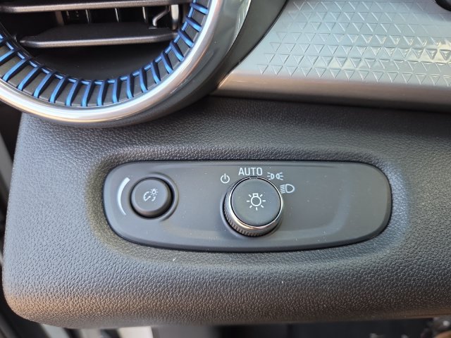 Used 2026 Chevrolet Trax LT w/ LT Convenience Package FWD image 26