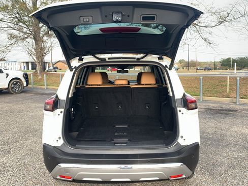 Used 2023 Nissan Rogue Platinum w/ Platinum Premium Package image 6