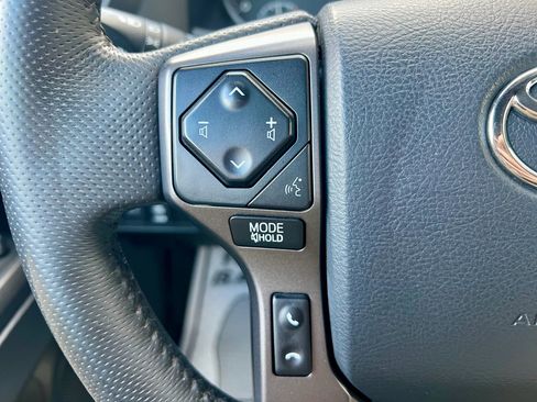 Used 2020 Toyota Tacoma TRD Off-Road image 19