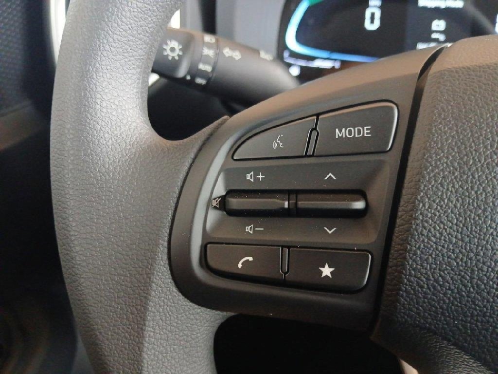 New 2026 Hyundai Venue SE FWD image 17