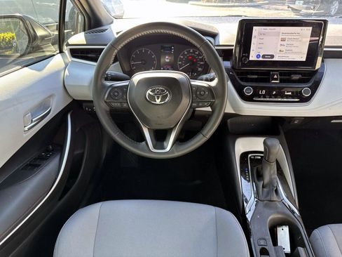 Used 2025 Toyota Corolla SE image 20