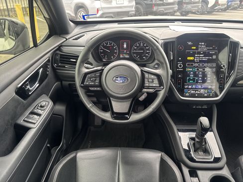 Used 2025 Subaru Forester Touring image 11