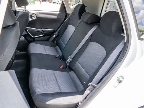 Used 2020 Kia Soul LX FWD image 17