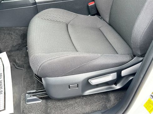 Used 2025 Toyota 4Runner SR5 AWD/4WD image 20
