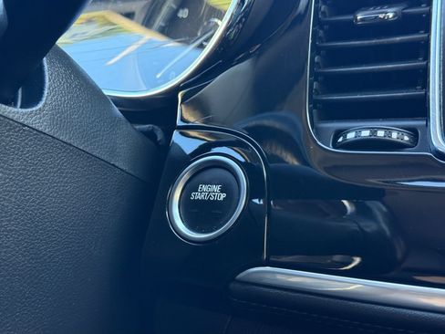 Used 2019 Buick Encore Preferred AWD/4WD image 18