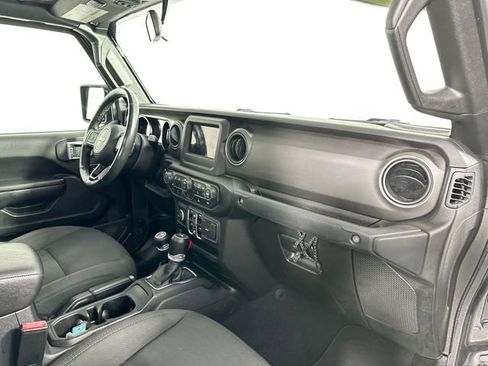 Used 2021 Jeep Gladiator Sport image 28