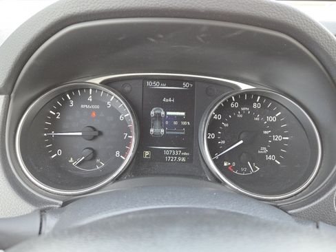Used 2016 Nissan Rogue SV AWD/4WD image 24