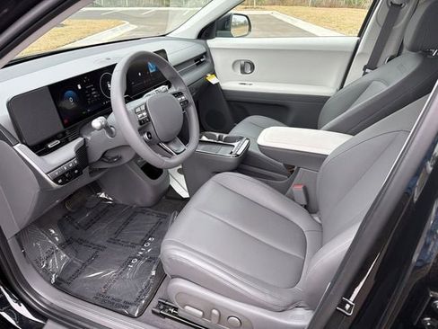 Used 2025 Hyundai Ioniq 5 SEL image 4