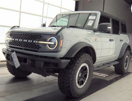 Used 2022 Ford Bronco Badlands w/ Sasquatch Package AWD/4WD image 2