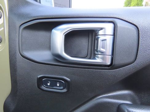 Used 2026 Jeep Wrangler Unlimited Sport AWD/4WD image 31