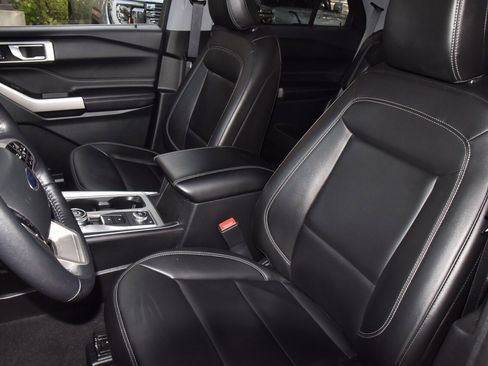 Certified 2023 Ford Explorer XLT w/ Equipment Group 202A image 31