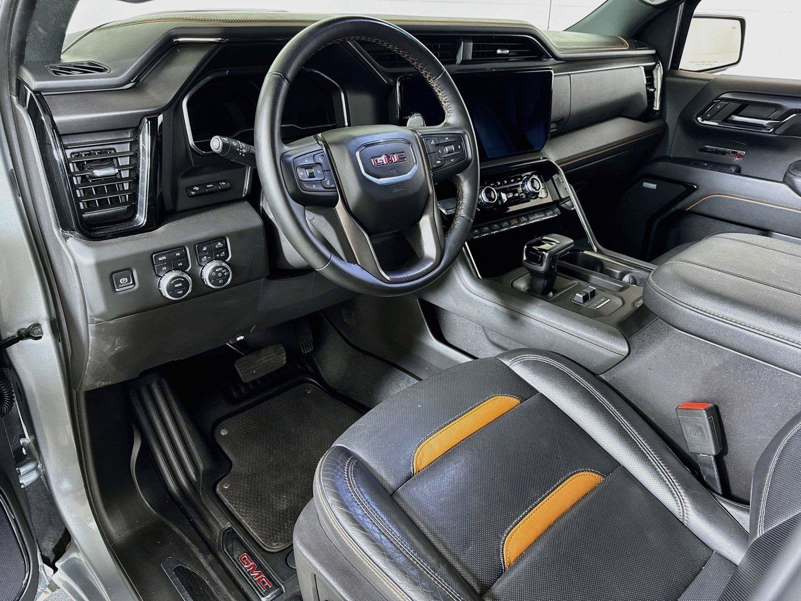 Used 2024 GMC Sierra 1500 AT4 w/ Technology Package AWD/4WD image 7