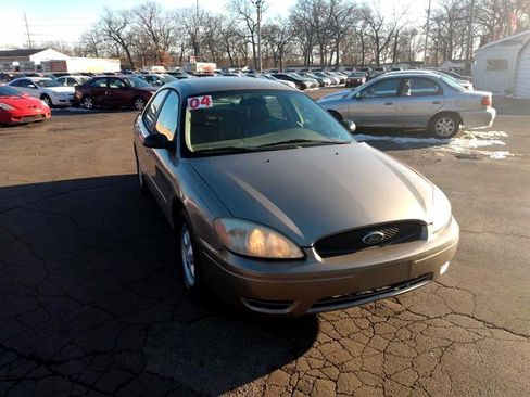 Used 2004 Ford Taurus SES image 2