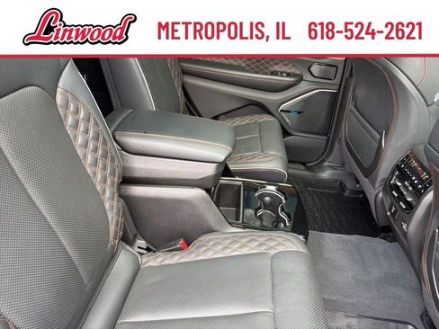 Used 2023 Jeep Grand Cherokee L Summit AWD/4WD image 15