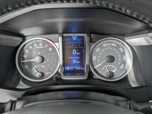 Used 2022 Toyota Tacoma SR5 RWD image 26