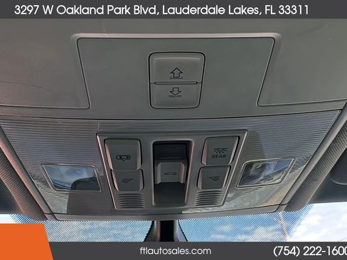 Used 2018 Volkswagen Tiguan SE w/ Panoramic Sunroof Package FWD image 37