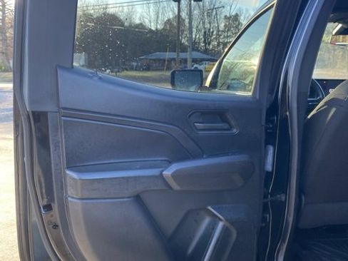 Used 2024 Chevrolet Colorado W/T image 9