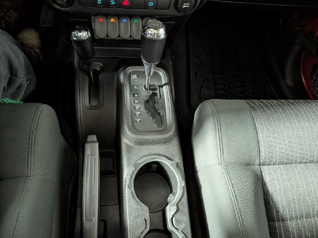 Used 2011 Jeep Wrangler Unlimited Sahara AWD/4WD image 20