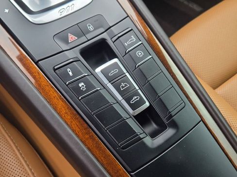 Certified 2017 Porsche 911 Turbo image 24